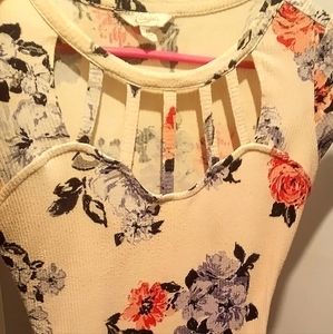 Size small women's shirt